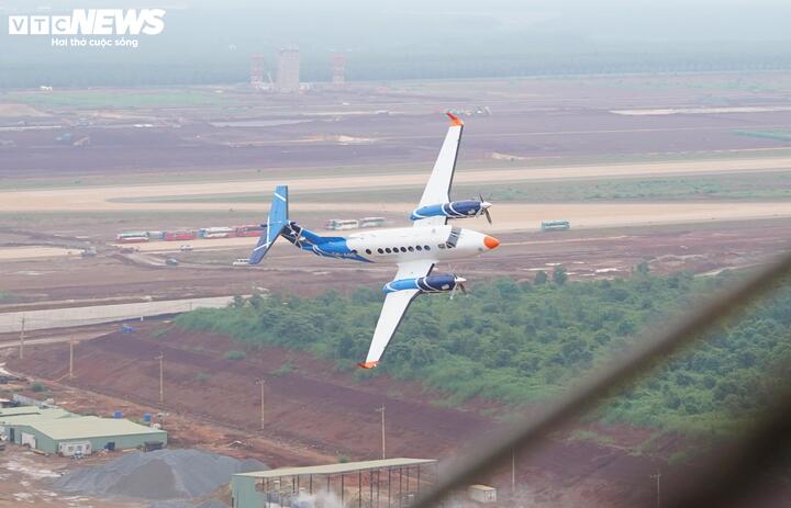 Completing calibration flight, Long Thanh airport is ready for commercial operation phase. (Photo: Luong Y)
