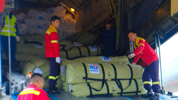 Cận cảnh lô hàng viện trợ của Nga cho Việt Nam.