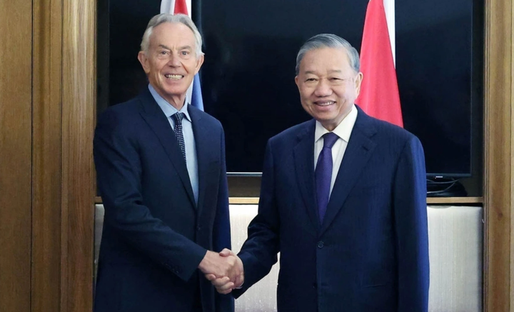 Tổng Bí thư Tô Lâm gặp nguyên Thủ tướng Anh Tony Blair. (Ảnh: Thống Nhất – TTXVN)