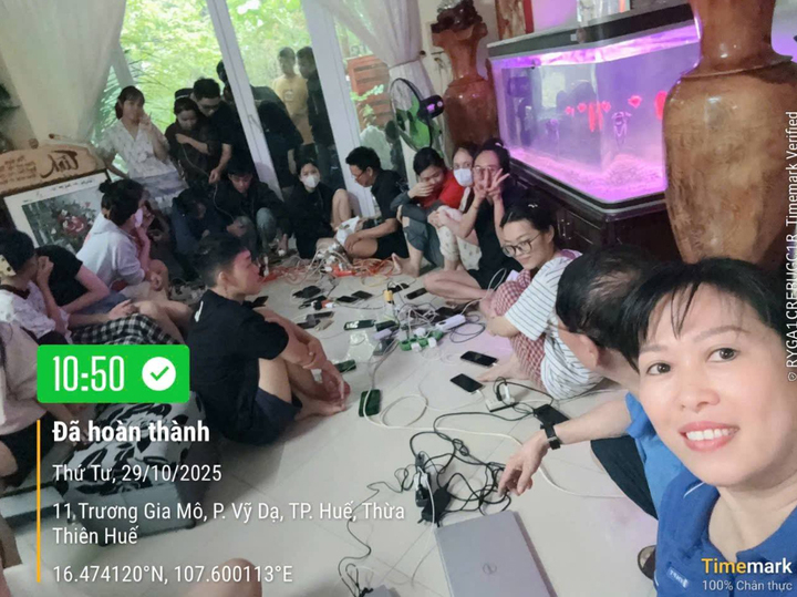 Mobilní nabíjecí stanice VNPT 29. října.