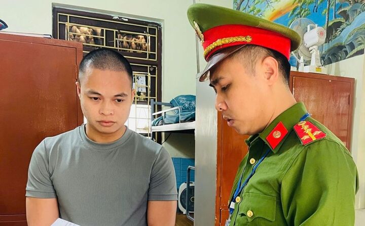 Chủ kênh TikTok ‘Gia đình Hải Sen’ bị khởi tố thêm tội trốn thuế Chủ kênh TikTok ‘Gia đình Hải Sen’ bị khởi tố thêm tội trốn thuế