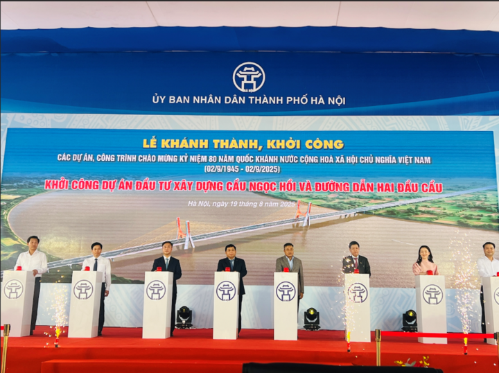 Các hạ tầng trọng điểm phía Đông đồng loạt được khởi công, hoàn thiện kết nối, tạo nền tảng cho sự dịch chuyển của dòng vốn và dòng người. (Ảnh: UBND TP Hà Nội)