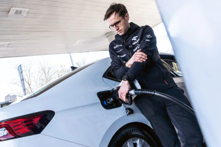 Miko Marczyk - tay đua từng nhiều lần vô địch giải rally quốc gia Ba Lan chính là người lập kỷ lục. (Ảnh: ND TV Auto)