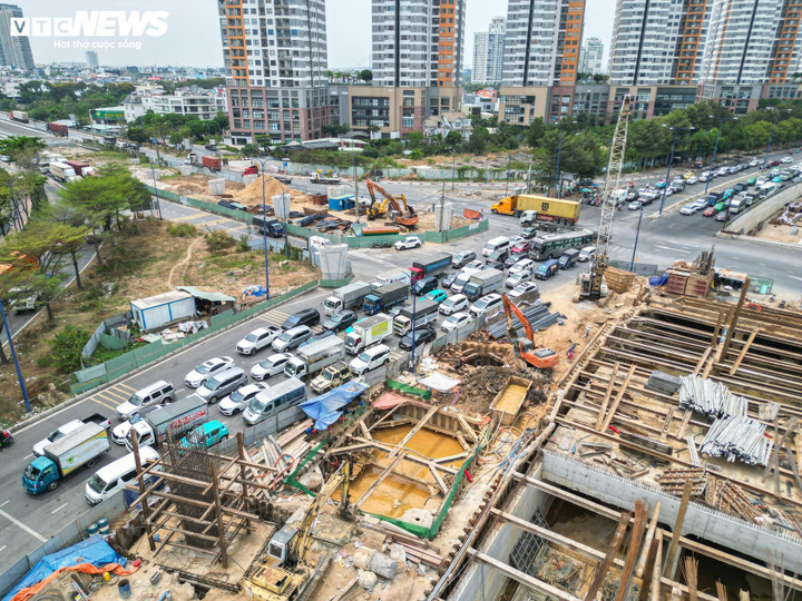 TP.HCM yêu cầu công khai các nhà thầu vi phạm và có chế tài cụ thể trong thi công các dự án của TP để thúc đẩy các công trình hoàn thành đúng tiến độ.
