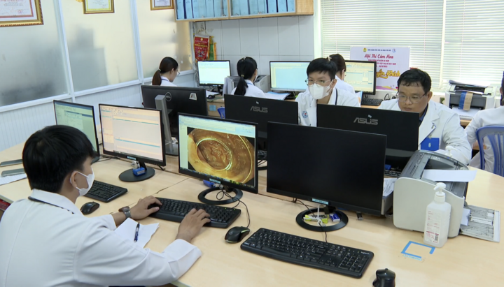 TP.HCM hướng đến ‘bệnh viện không giấy, không chờ đợi, không tiền mặt’