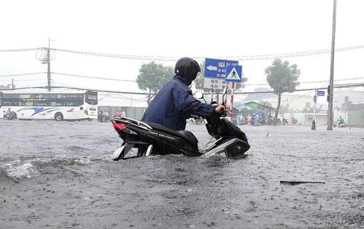 Dự báo thời tiết ngày 1/11, miền Bắc nhiều nơi mưa lạnh, miền Trung mưa lớn. (Ảnh minh hoạ: Châu Thư)