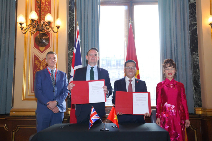 Vietjet và Rolls-Royce ký hợp đồng động cơ Trent 7000 trị giá 3,8 tỷ USD - 2