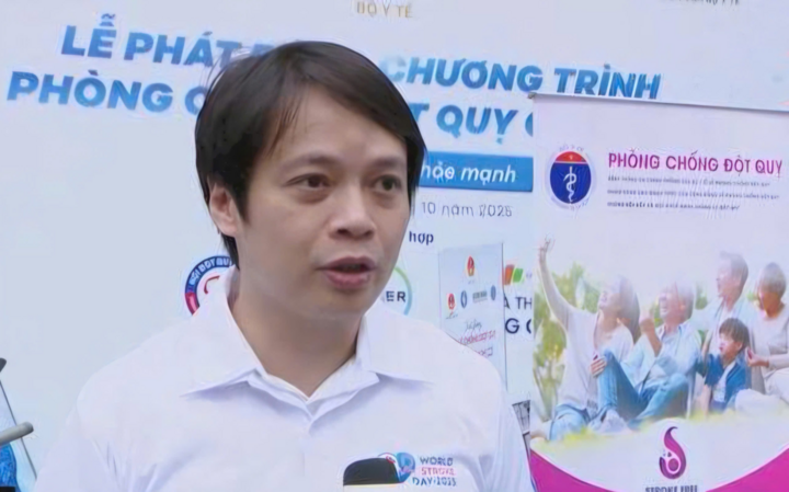 ThS.DS Nguyễn Hữu Tú, Phó Chủ tịch Thường trực, kiêm Tổng Thư ký Hội Thầy thuốc trẻ Việt Nam phát biểu tại sự kiện khởi động. (Ảnh: Thanh Bình)