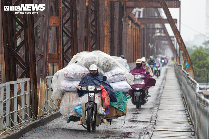 Hôm nay, Hà Nội mưa rét đỉnh điểm trong đợt không khí lạnh mạnh nhất từ đầu mùa.