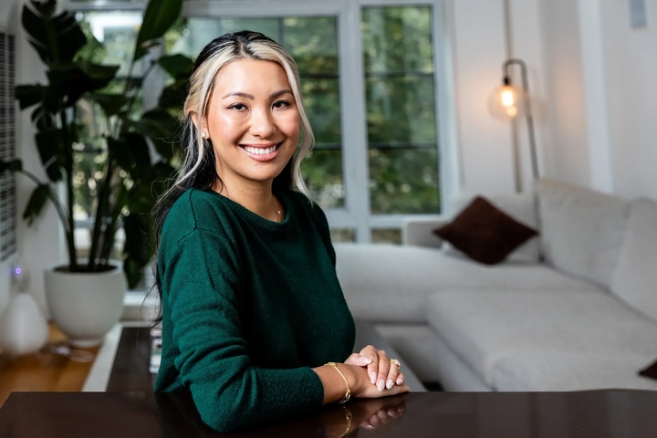 Chang đã phải vật lộn với tình trạng cằm đôi ở độ tuổi 20 và tìm đến phẫu thuật này như một giải pháp lâu dài hơn.