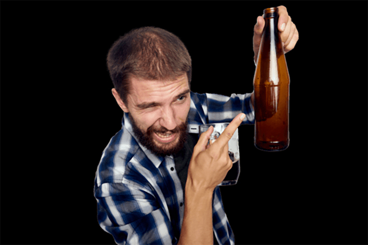 Sự thật trong cơn say là sự thật của một khoảnh khắc yếu lòng, khi não bộ bị chi phối bởi hóa chất và cảm xúc tức thời. (Ảnh: Pngtree)