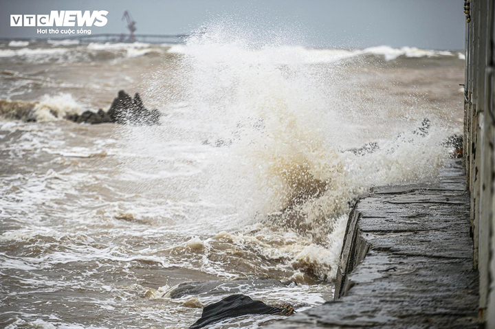 Biển Đông xuất hiện vùng áp thấp. (Ảnh minh hoạ: Hoàng Hà)