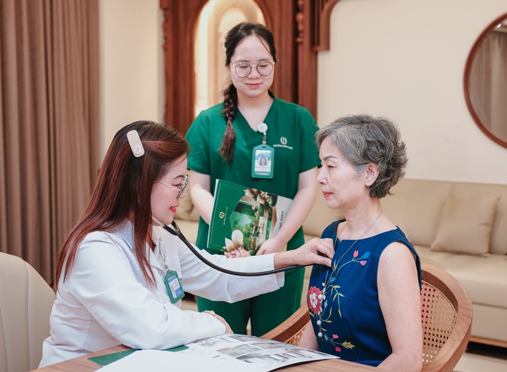 "Đi học bán trú" tuổi 70: Hành trình tìm lại niềm vui của những người già cô đơn