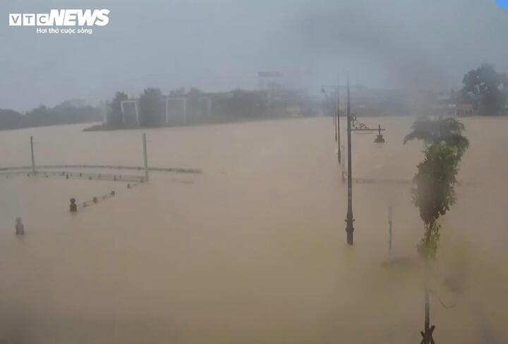 Lũ trên các sông dâng cao, Huế đối diện nguy cơ cao