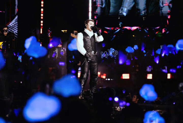 Sơn Tùng M-TP mang tới bản Intro hơn 10 năm rồi khiến khán giả phấn khích.