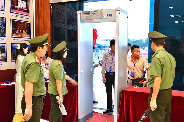 Công tác bảo vệ được thực hiện nghiêm túc, bài bản, bảo vệ an toàn tuyệt đối các mục tiêu, địa điểm và hoạt động của Đại hội.