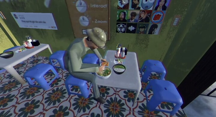 Khách hàng đang ngồi ăn phở.