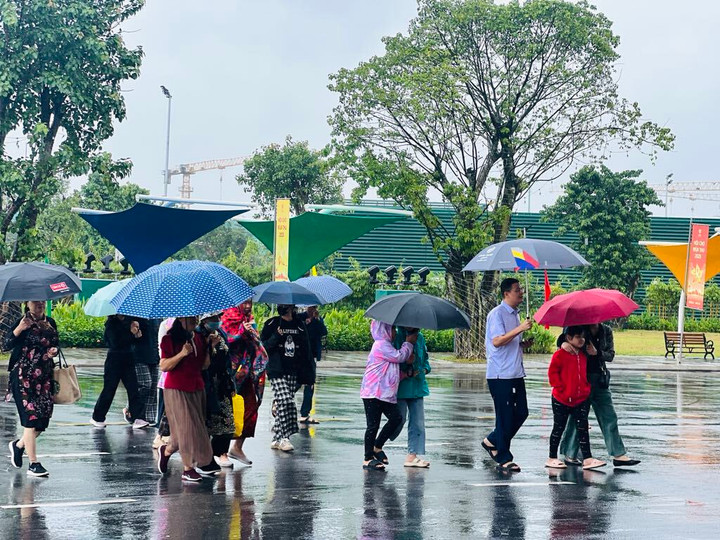 Người đổ về Hội chợ Mùa thu 2025 trước khi cơ hội mua sắm khép lại vào ngày 4/11 - 1