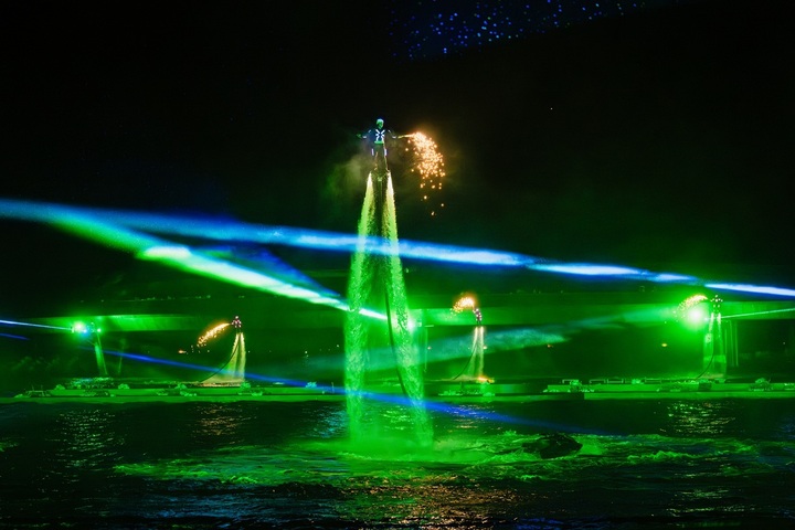 Le spectacle à succès Symphonie de la Mer revient à Sunset Town.