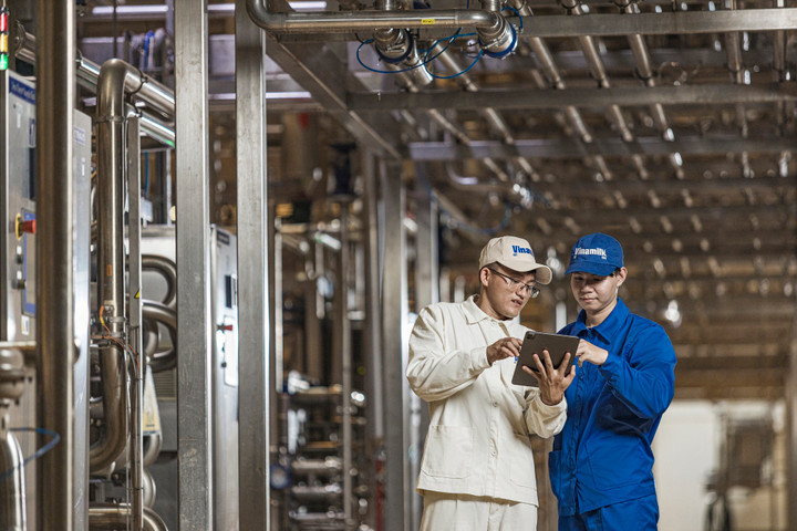 Hệ thống kiểm tra chất lượng sữa độ nhạy cao cho phép Vinamilk kiểm tra chất lượng sữa theo thời gian thực tại mọi điểm quan trọng. (Ảnh: Minh Anh)