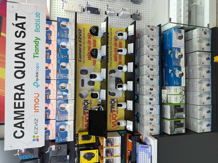 गियोई डि डोंग एक कैमरा स्टोर है जिस पर बहुत से लोग भरोसा करते हैं और इसकी सुविधा, उत्साही सेवा और कई ग्राहक सहायता नीतियों के कारण इसे चुनते हैं।