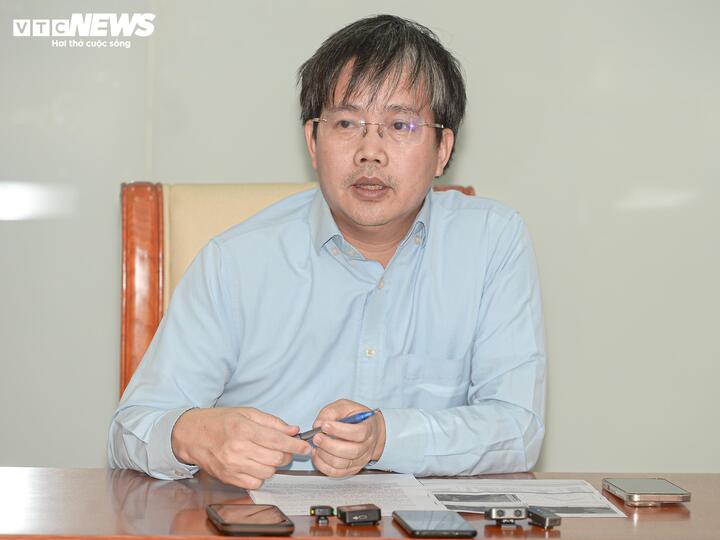 Ông Mai Văn Khiêm, Giám đốc Trung tâm Dự báo khí tượng thủy văn quốc gia thông tin tại cuộc họp. (Ảnh: Viên Minh)