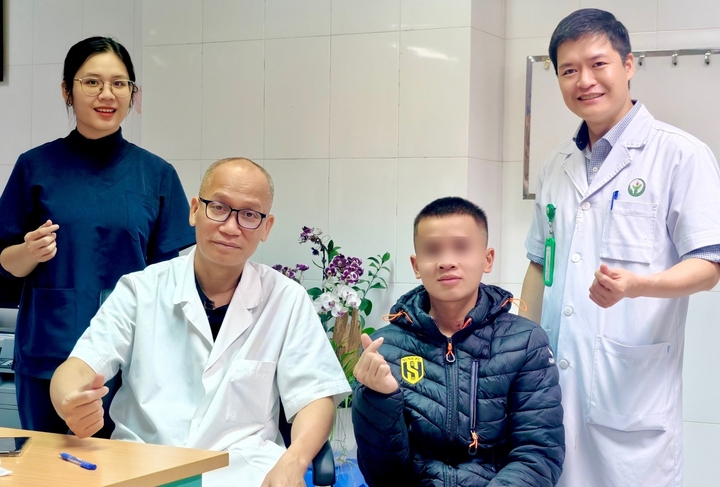 Sức khỏe của nam sinh hiện hồi phục ổn định, vận động tốt.