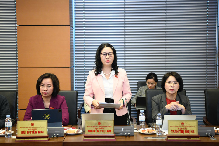 Đại biểu Quốc hội Nguyễn Thị Lan (Đoàn Hà Nội) góp ý cho Dự thảo Báo cáo chính trị Đại hội Đảng Khóa 14.