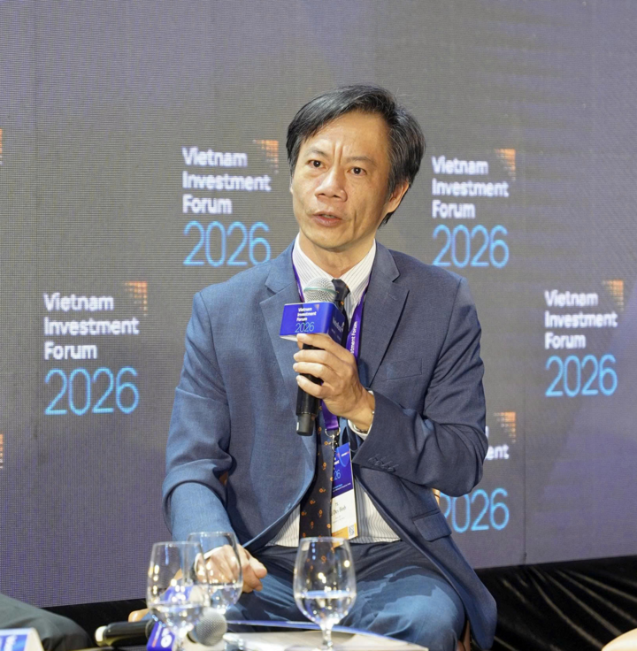 លោកបណ្ឌិត Le Duy Binh៖ ខ្ញុំជឿជាក់ថានៅឆ្នាំ ២០២៦ កំណើន GDP នឹងល្អប្រសើរជាងឆ្នាំ ២០២៥ នៅពេលដែលទំនុកចិត្តរបស់អាជីវកម្ម និងអ្នកប្រើប្រាស់ត្រូវបានពង្រឹងកាន់តែខ្លាំងឡើង។