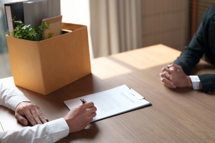 Sự thay đổi thông điệp của công ty là dấu hiệu thứ hai cho thấy công ty có thể đang muốn cắt giảm. (Ảnh: Adobe Stock)