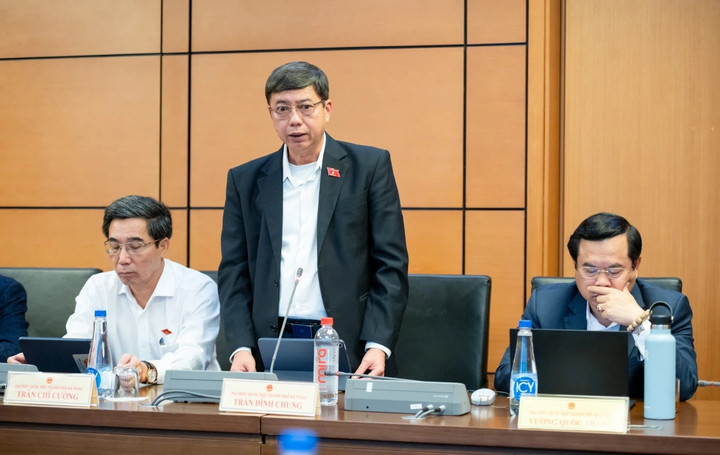 Đại biểu Trần Đình Chung cho rằng, phạm nhân có quyền được hiến mô, bộ phận cơ thể là một điểm mới của dự thảo Luật Thi hành án hình sự (sửa đổi) và thể hiện tính nhân văn. (Ảnh Quốc hội)