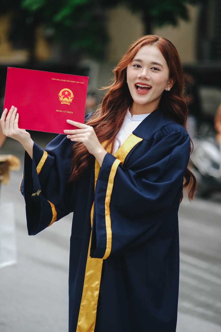 하노이 국립교육대학교의 우수한 여학생 (사진: NVCC)