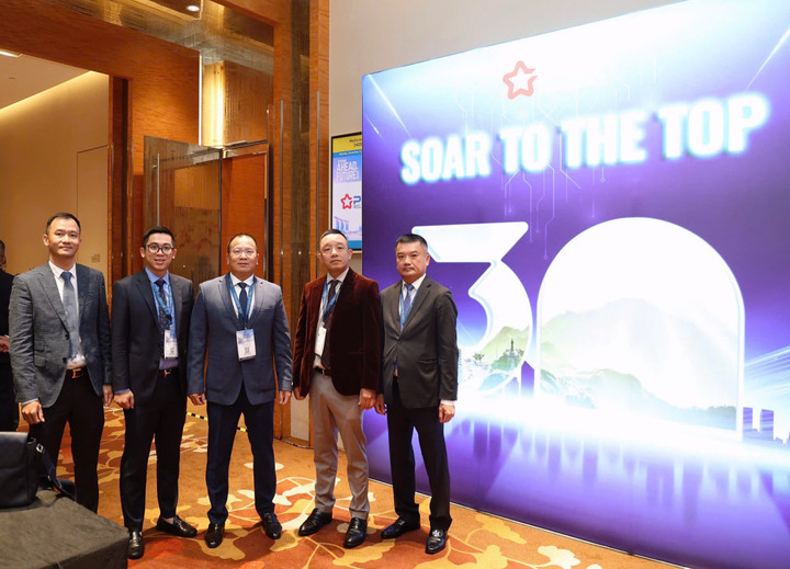 Đoàn lãnh đạo Bảo hiểm PVI tham dự Hội nghị Tái bảo hiểm Quốc tế Singapore 2025.