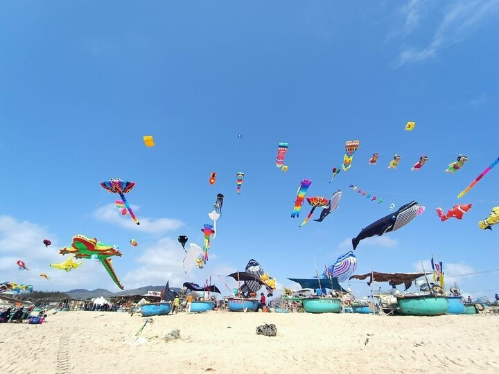Festival de Pipas Gigantes realizado em Dat Do.