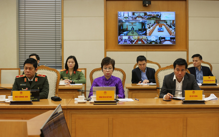 Các bộ, ngành và UBND các tỉnh, thành phố được đề nghị tập trung thực hiện nghiêm chỉ đạo của Thủ tướng tại Công điện số 208 về chủ động phòng tránh, ứng phó với bão số 13 .