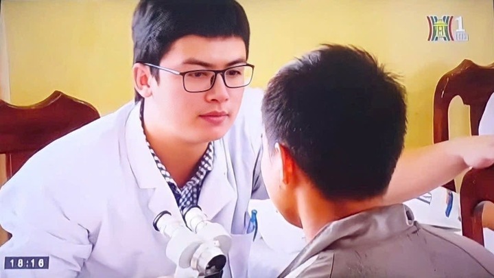 អតីតបេក្ខនារី Olympia ធ្វើ​ឱ្យ​អ្នក​និយម​លេង​អ៊ីនធឺណិត​​​ស្រក់​ទឹក​ភ្នែក ពេល​បង្ហាញ​ខ្លួន​ក្នុង​អាវ​ពណ៌​ស - 2