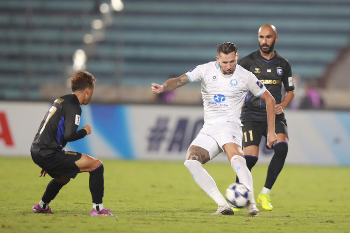 CLB Nam Định thua Gamba Osaka