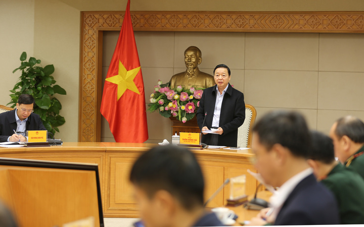 Phó Thủ tướng Trần Hồng Hà yêu cầu, trước 19h ngày 6/11 phải hoàn thành công tác di dời dân ra khỏi vùng nguy hiểm ven biển chịu triều cường và các vùng núi cao, chia cắt, sạt lở.