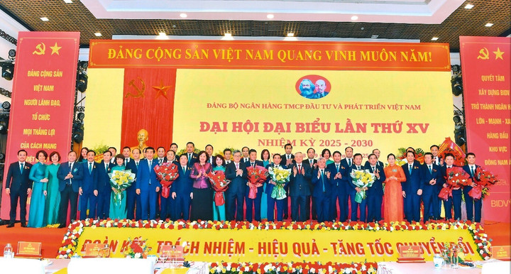Đại hội Đại biểu Lần thứ XV của Đảng bộ Ngân hàng TMCP Đầu tư và phát triển Việt Nam (BIDV) khẳng định ý chí thống nhất hành động của BIDV trong việc thực hiện thắng lợi các mục tiêu phát triển kinh tế - xã hội của Đảng và Nhà nước, vững bước đi lên chủ nghĩa xã hội. (Ảnh BIDV)