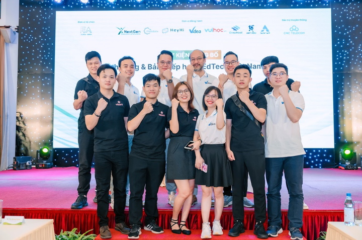 Đội ngũ Videa EdTech và đối tác tại sự kiện công bố Báo cáo ngành EdTech Việt Nam.