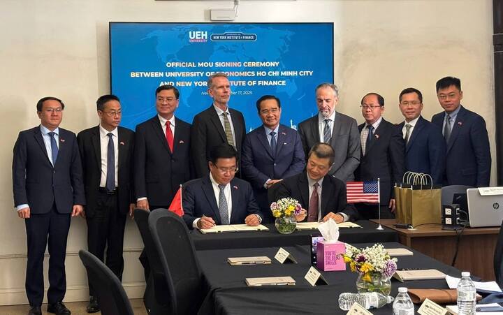 Đại học Kinh tế TP.HCM và Viện Tài chính New York ký kết Thỏa thuận hợp tác nhằm đào tạo nhân lực cho Trung tâm tài chính quốc tế TP.HCM.