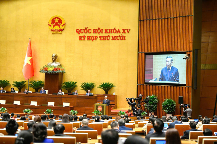 Chiều 4/11, Tổng Bí thư Tô Lâm phát biểu, trao đổi thông tin tại hội trường Quốc hội về một số điểm mới và những định hướng quan trọng trong dự thảo Văn kiện trình Đại hội đại biểu toàn quốc lần thứ XIV của Đảng.