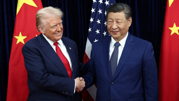 Ông Trump gặp ông Tập Cận Bình tại Hàn Quốc ngày 30/10. (Ảnh: Reuters)