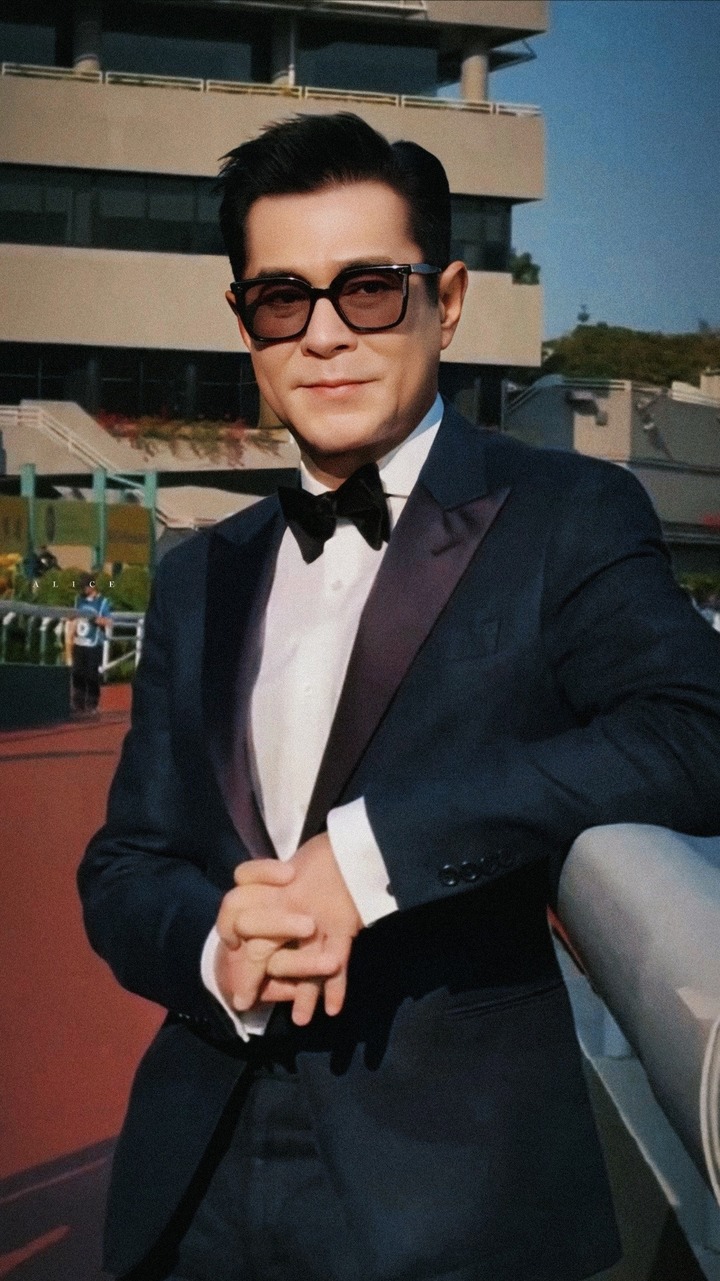 Cổ Thiên Lạc vẫn độc thân ở tuổi 55.