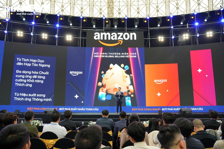 Ông Jim Yang, Giám đốc Phát triển Thị trường châu Á – Thái Bình Dương của Amazon Global Selling chia sẻ tại hội nghị.