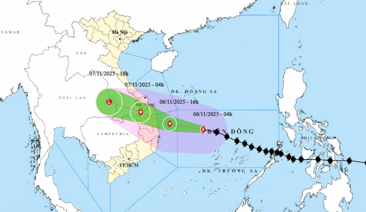 Bản đồ dự bão quỹ đạo và cường độ cơn bão số 13 Kalmaegi. (Nguồn: NCHMF)