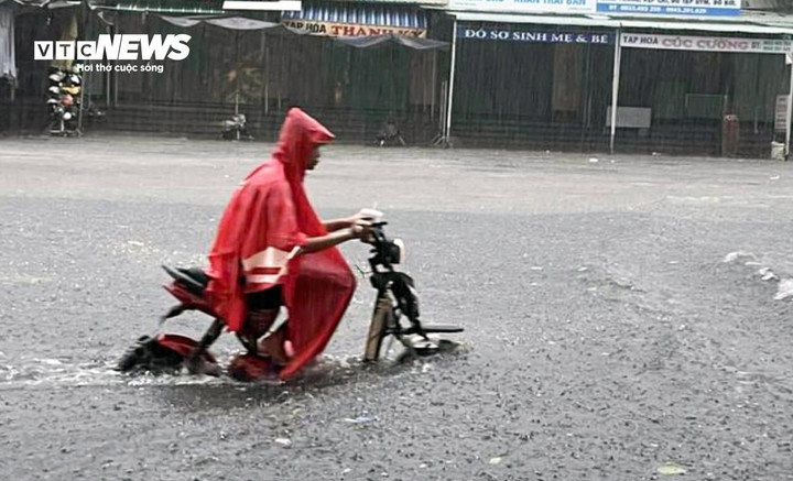 Dự báo thời tiết ngày 7/11, miền Trung tiếp tục mưa như trút. (Ảnh minh hoạ: Minh Minh)