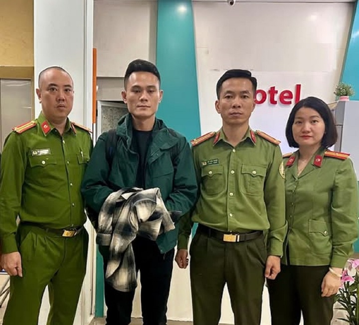 Liao MingMing bị bắt giữ.