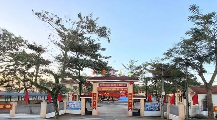 Trường THCS Minh Lạc, nơi em M. theo học. (Ảnh: SK&ĐS)