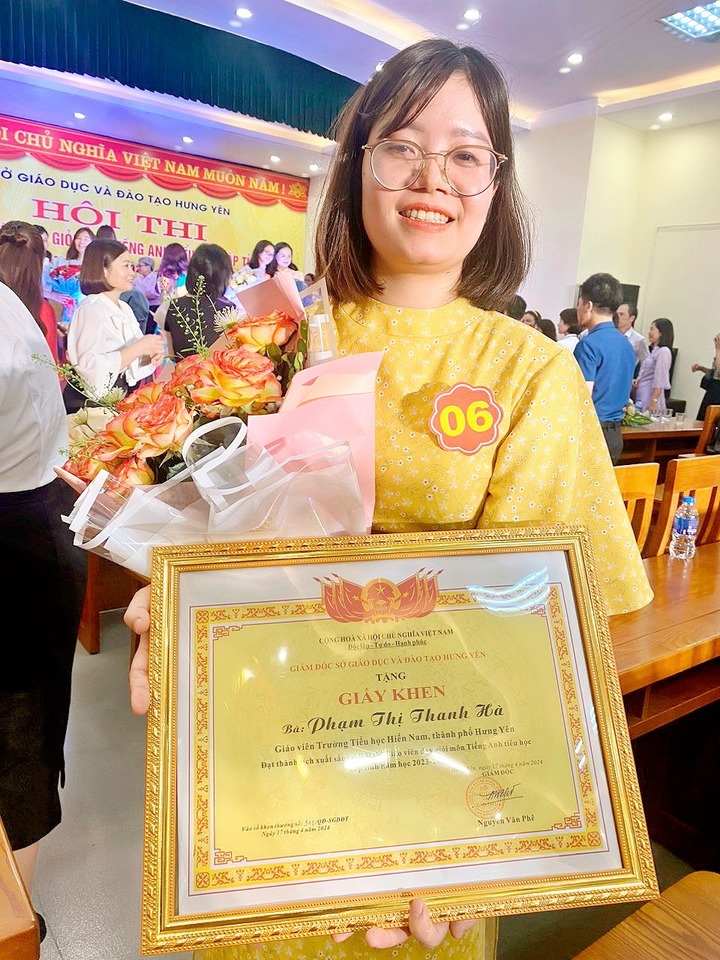 सुश्री फाम थी थान हा - हिएन नाम प्राइमरी स्कूल में शिक्षिका